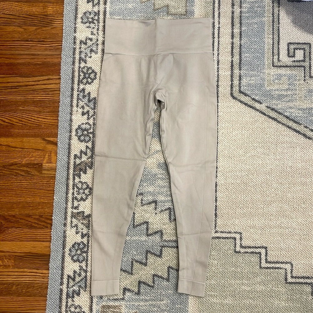 EUC SET ACTIVE x OUAI SCULPTFLEX LEGGINGS TAN BEIGE MEDIUM